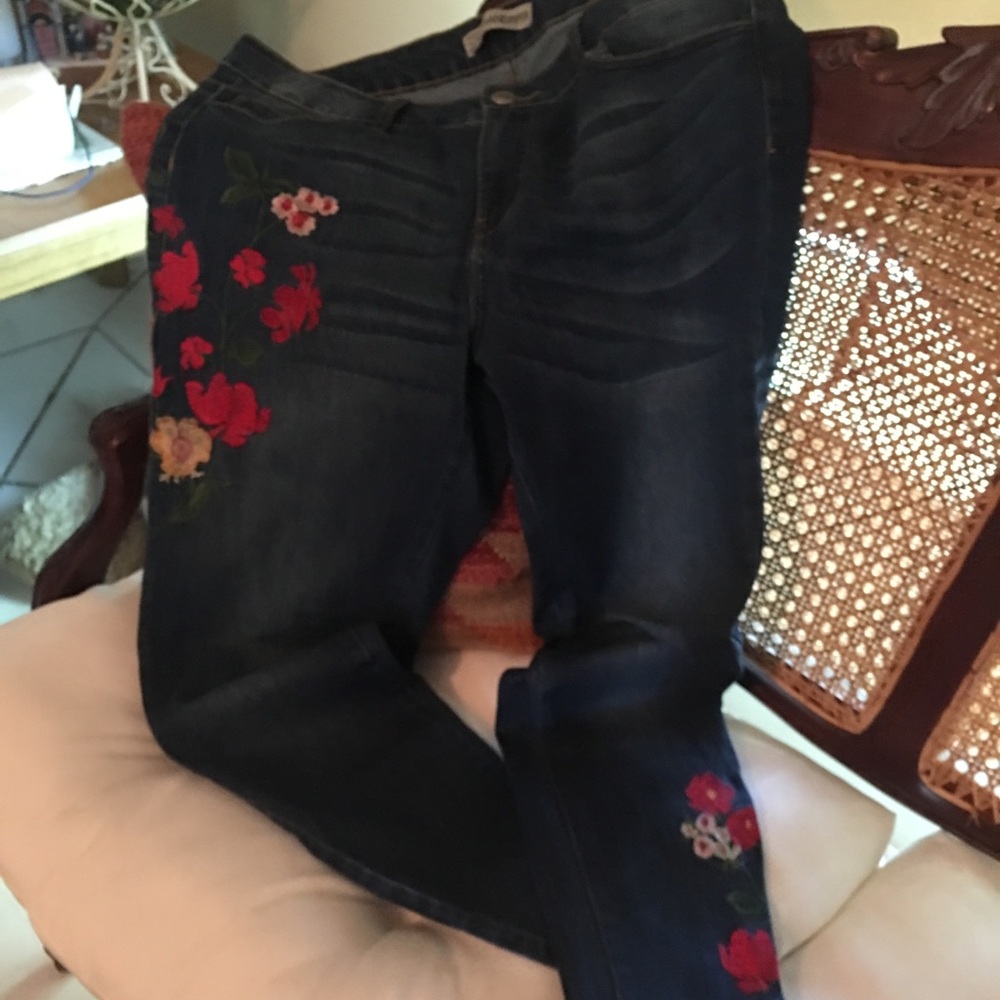 Skinny embroidered jeans